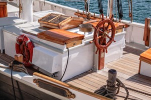 Steuerruder eines alten Segelbootes